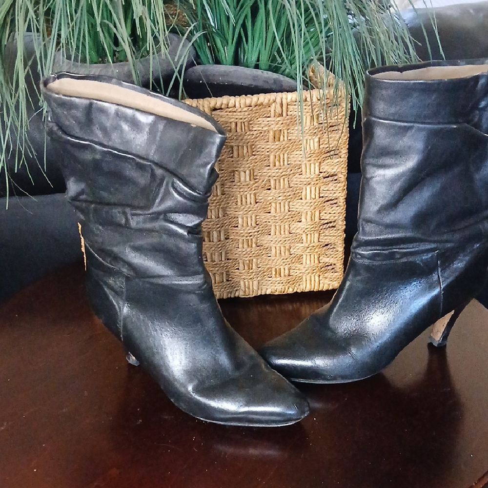 Elegant Black Women's Boots
